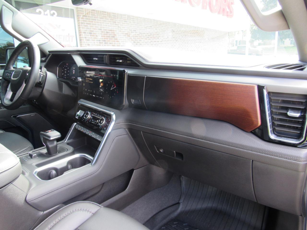 GMC Sierra 1500 Denali Crew Cab 4WD 2026