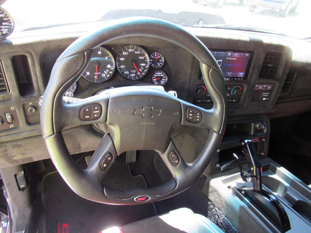 Chevrolet Silverado SS  2004
