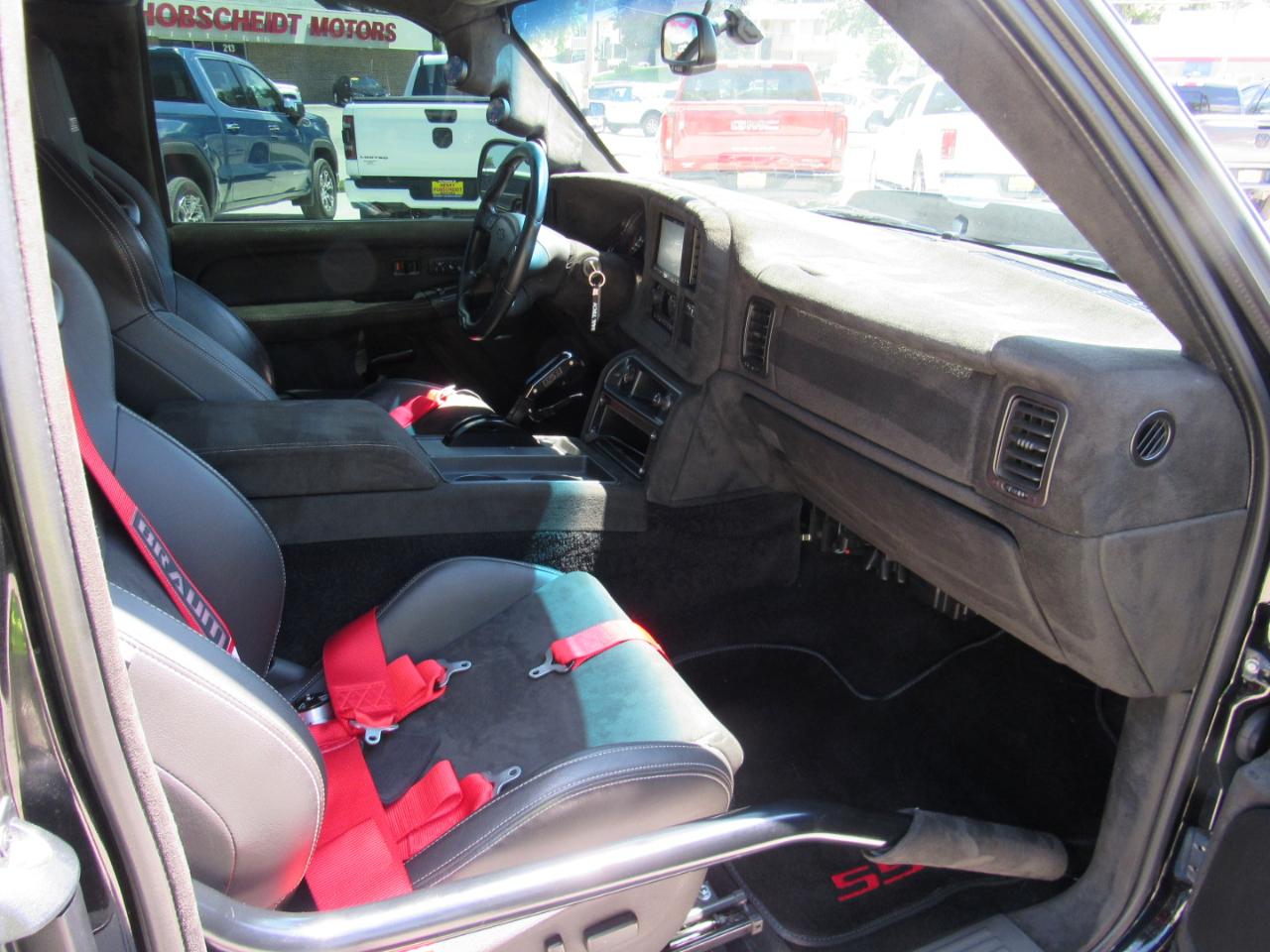 Chevrolet Silverado SS  2004