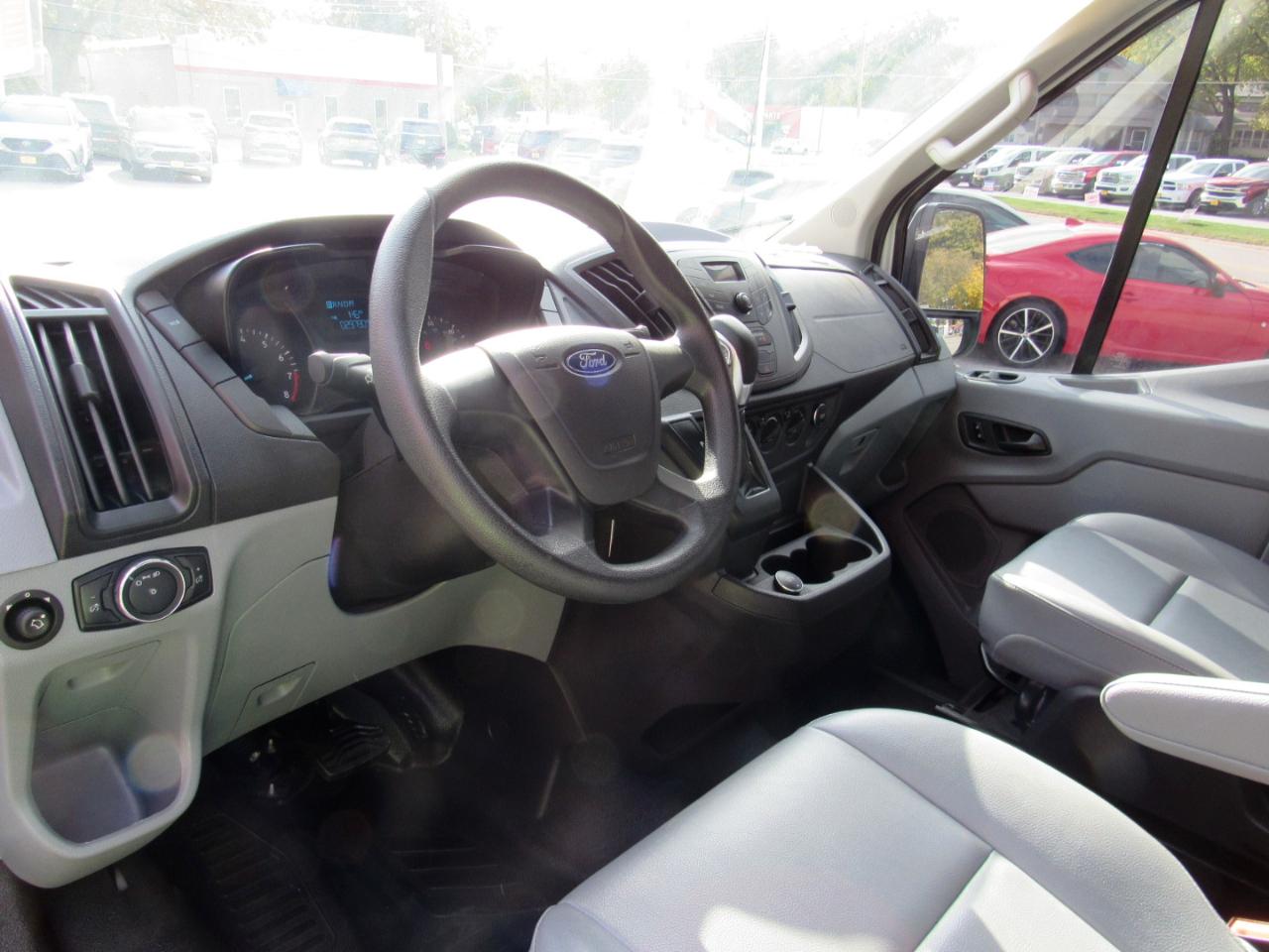 Ford Transit Van T-150 130" Med Rf 8600 GVWR Sliding RH Dr 2019