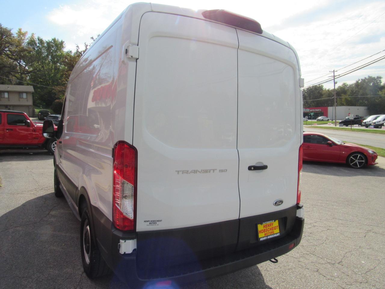 Ford Transit Van T-150 130" Med Rf 8600 GVWR Sliding RH Dr 2019