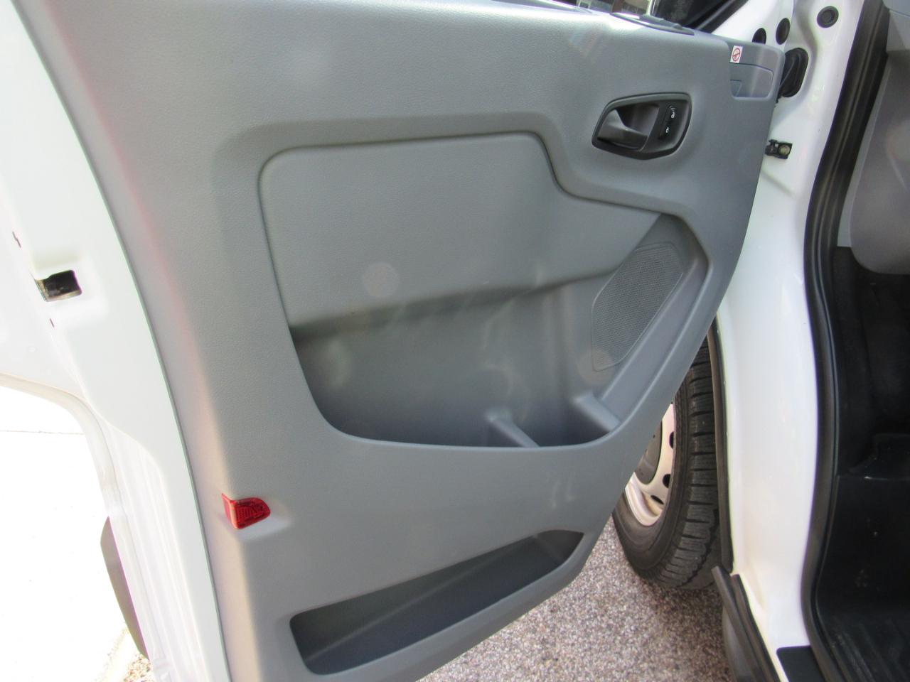 Ford Transit Van T-150 130" Med Rf 8600 GVWR Sliding RH Dr 2019
