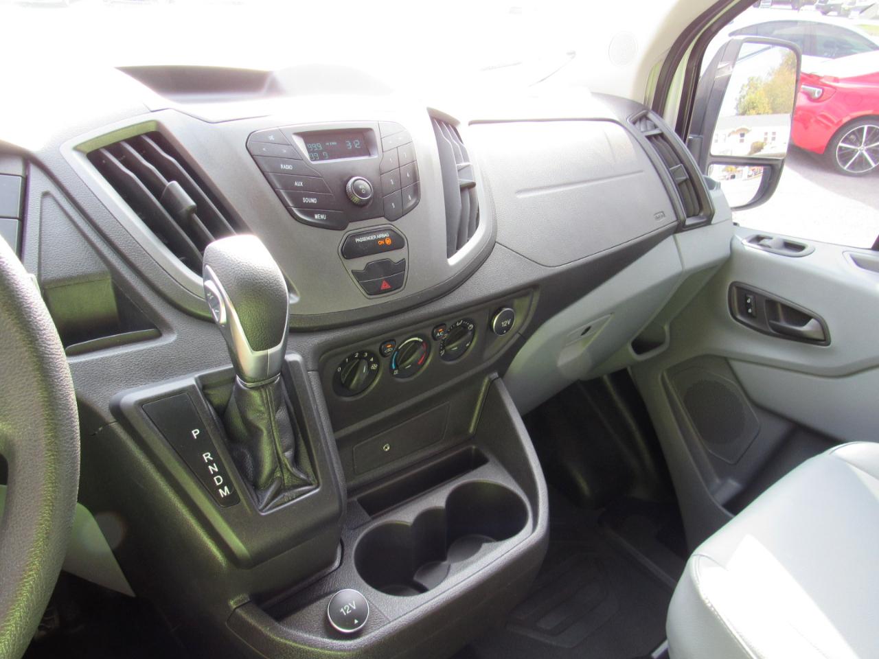 Ford Transit Van T-150 130" Med Rf 8600 GVWR Sliding RH Dr 2019