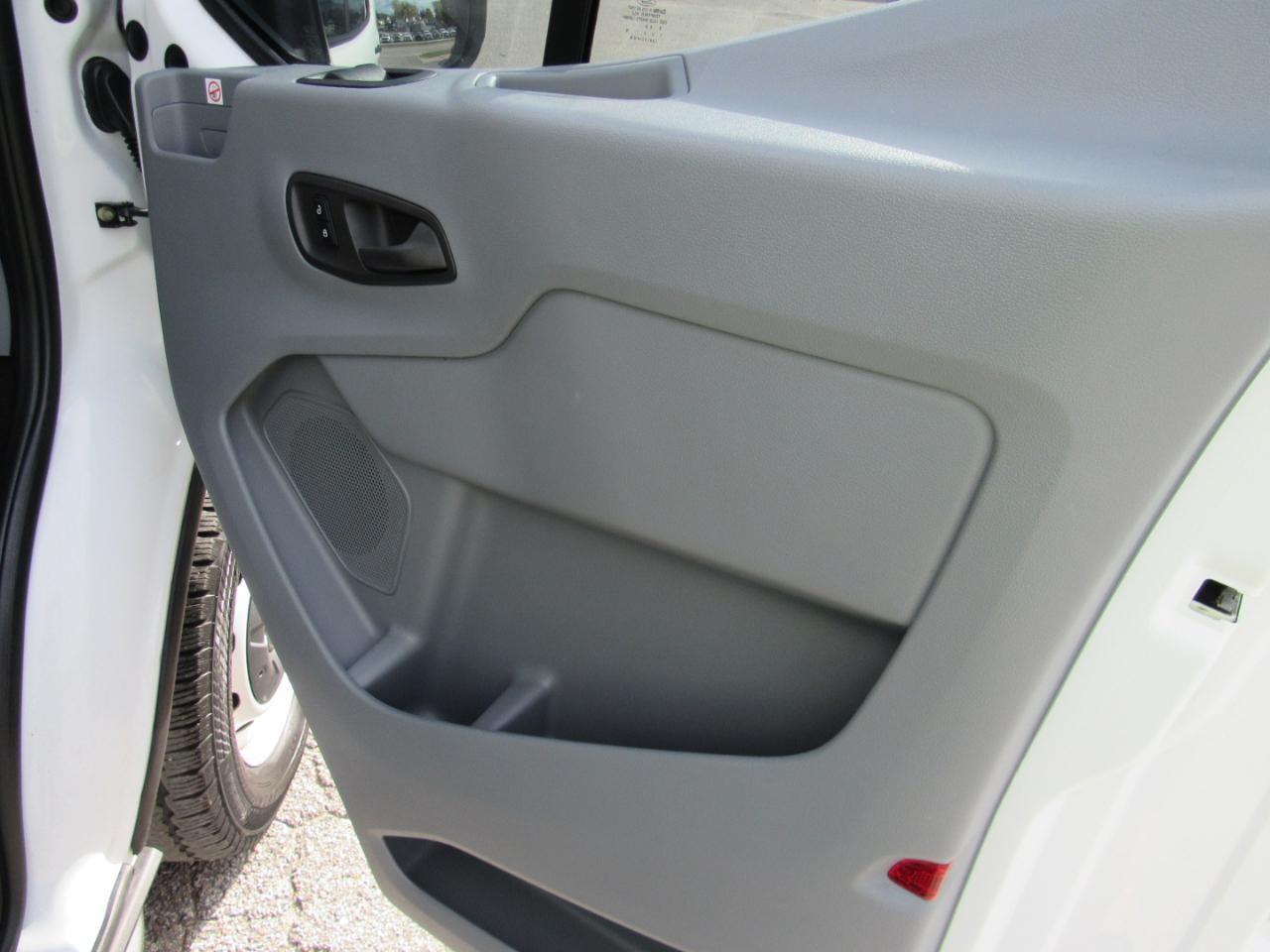Ford Transit Van T-150 130" Med Rf 8600 GVWR Sliding RH Dr 2019