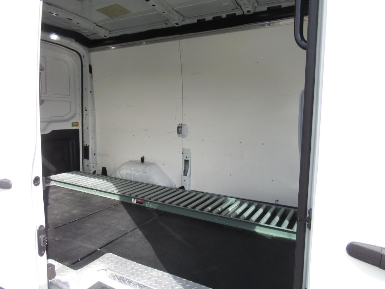 Ford Transit Van T-150 130" Med Rf 8600 GVWR Sliding RH Dr 2019