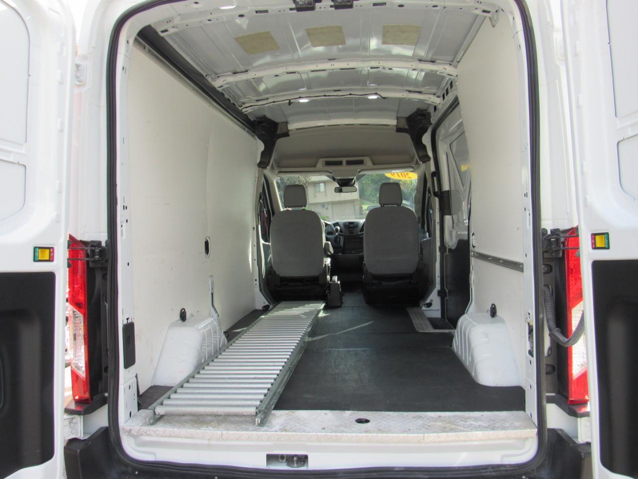 Ford Transit Van T-150 130" Med Rf 8600 GVWR Sliding RH Dr 2019