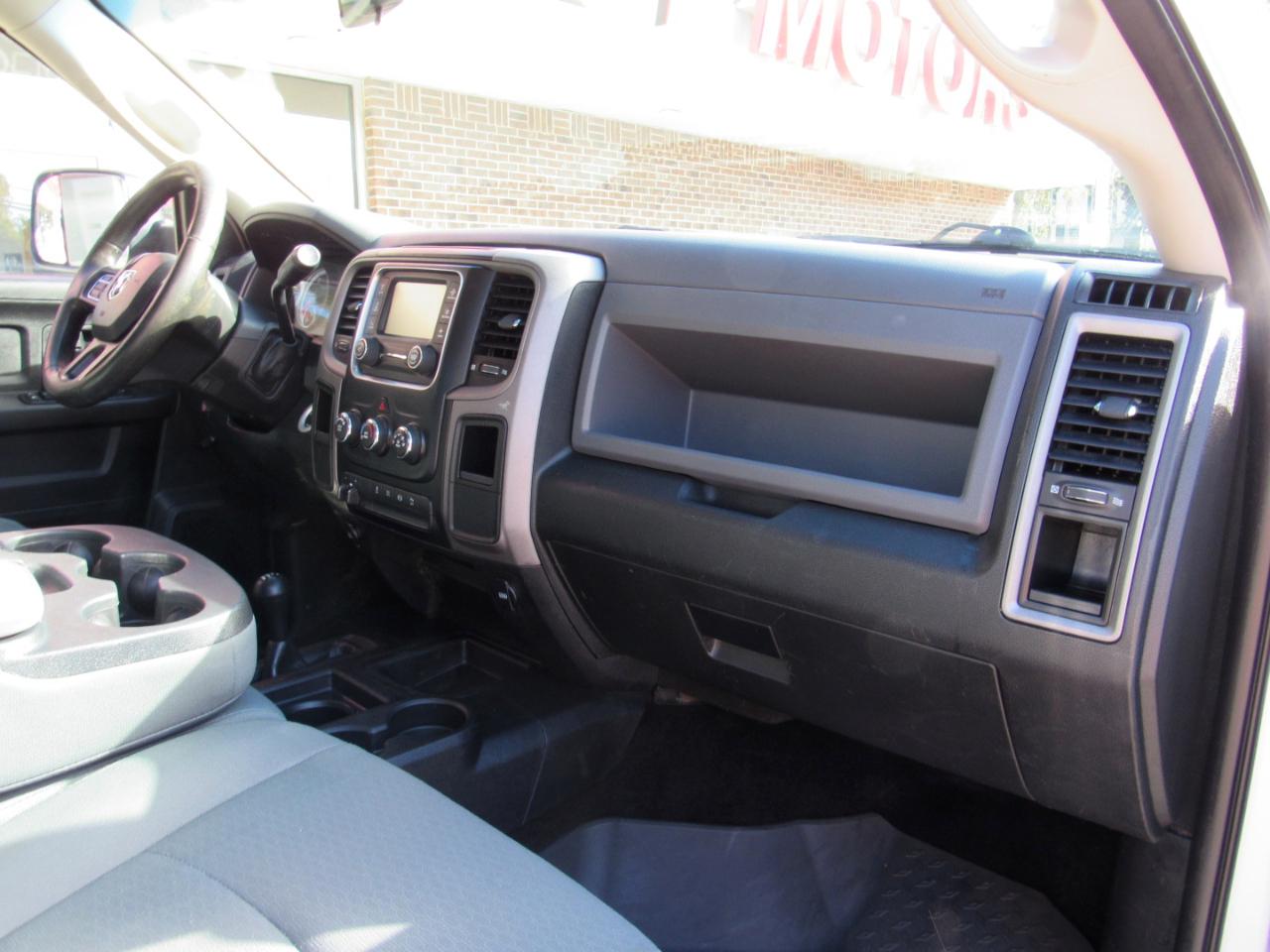 RAM 2500 Tradesman Crew Cab 4WD 2015