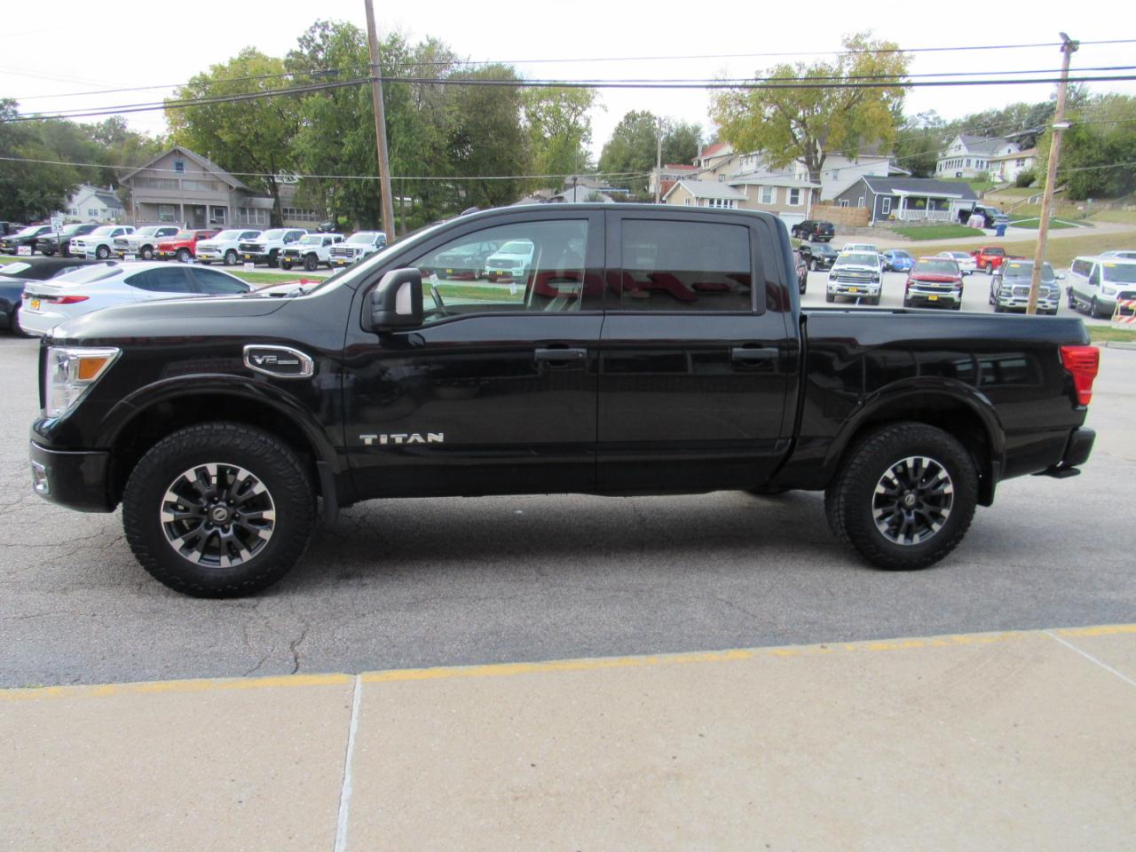 Nissan Titan PRO-4X Crew Cab 4WD 2017