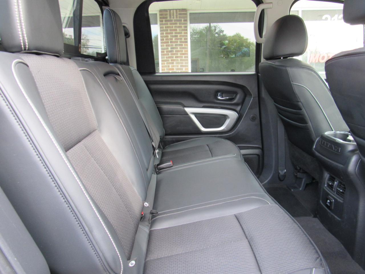 Nissan Titan PRO-4X Crew Cab 4WD 2017
