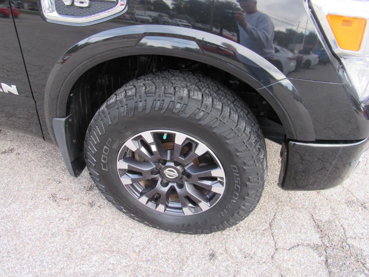 Nissan Titan PRO-4X Crew Cab 4WD 2017