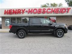 2017 Nissan Titan 