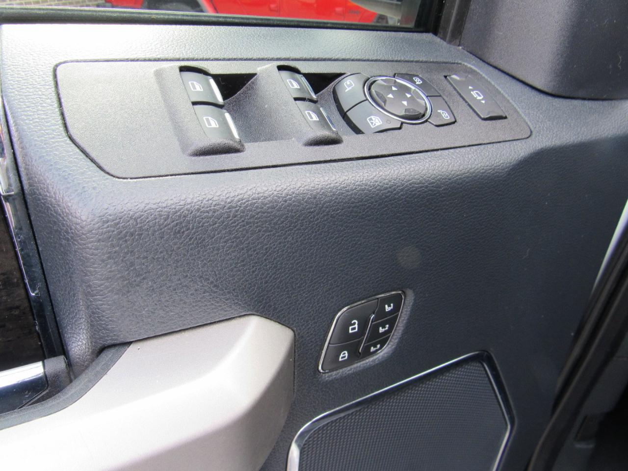 Ford Super Duty F-350 DRW  2022