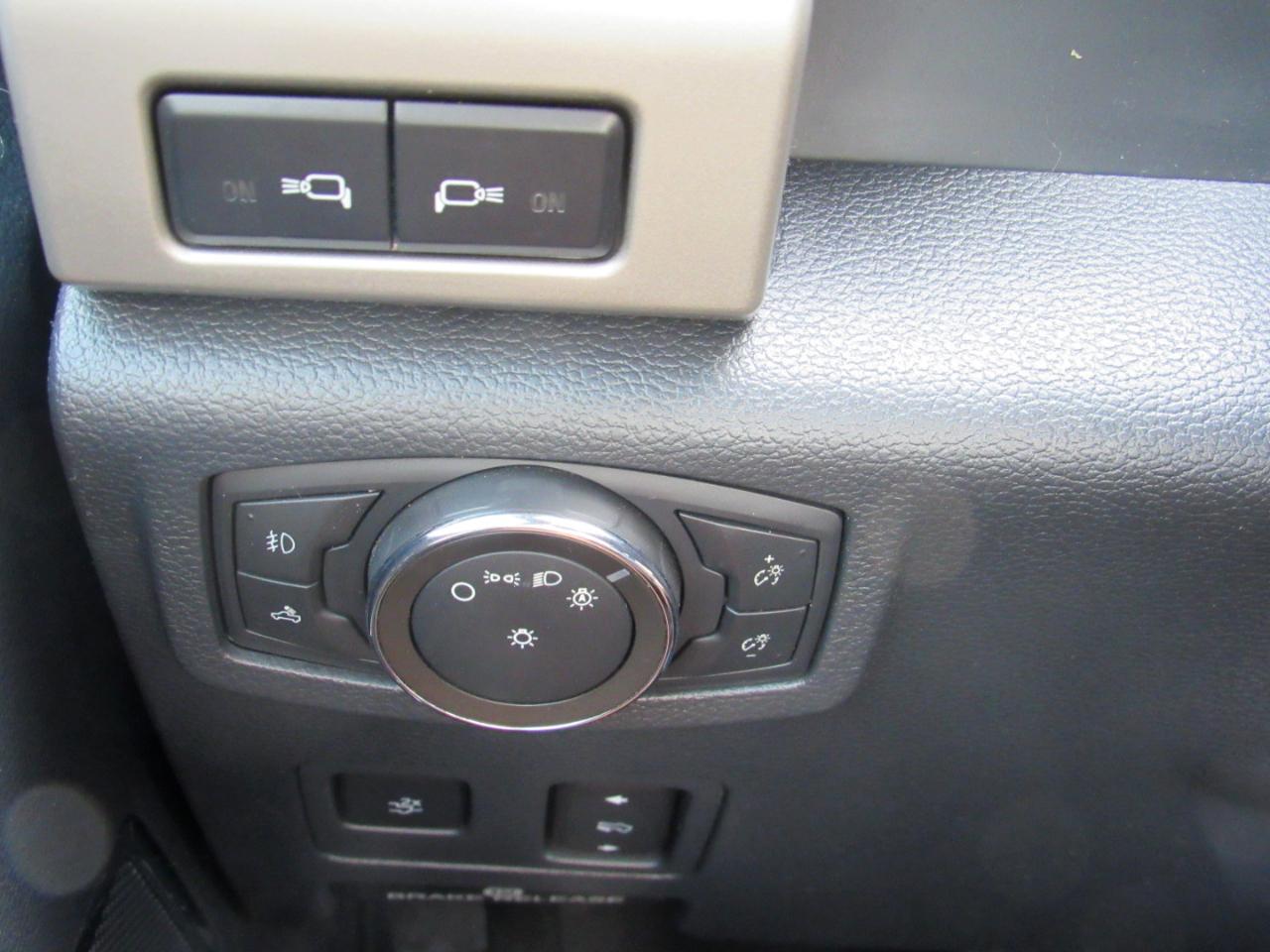 Ford Super Duty F-350 DRW  2022