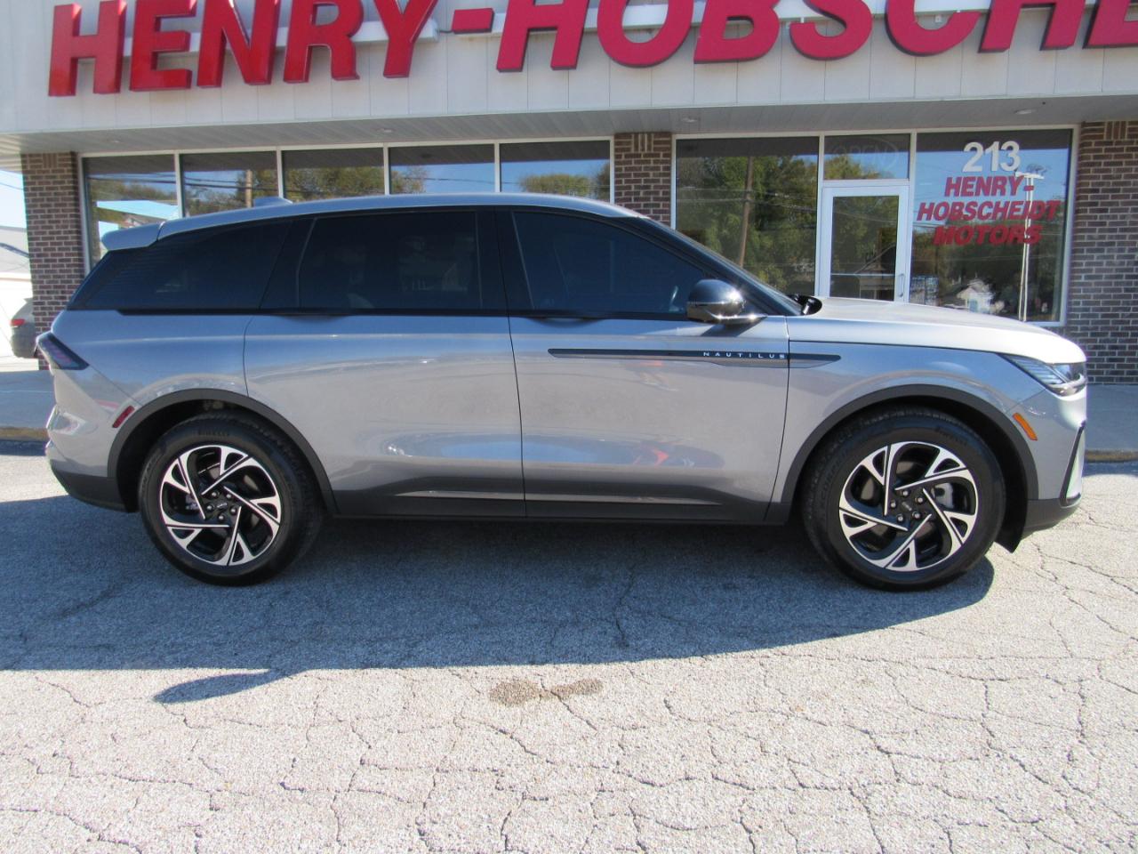 Lincoln Nautilus Premiere AWD 2025