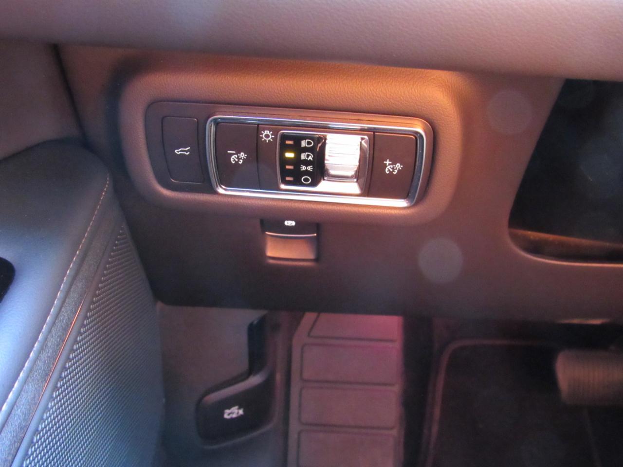Lincoln Nautilus Premiere AWD 2025