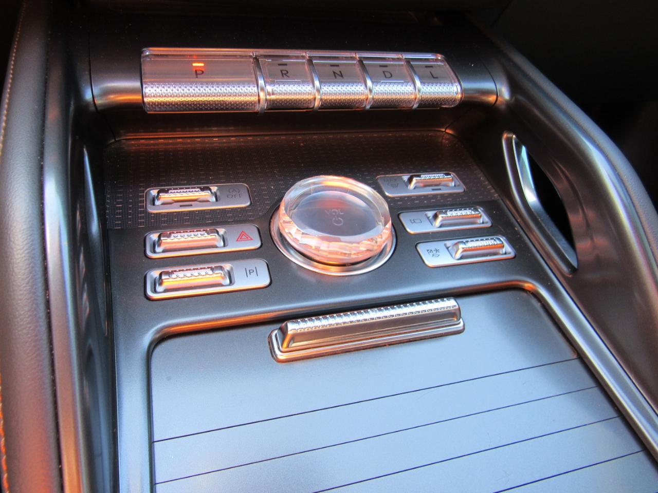 Lincoln Nautilus Premiere AWD 2025