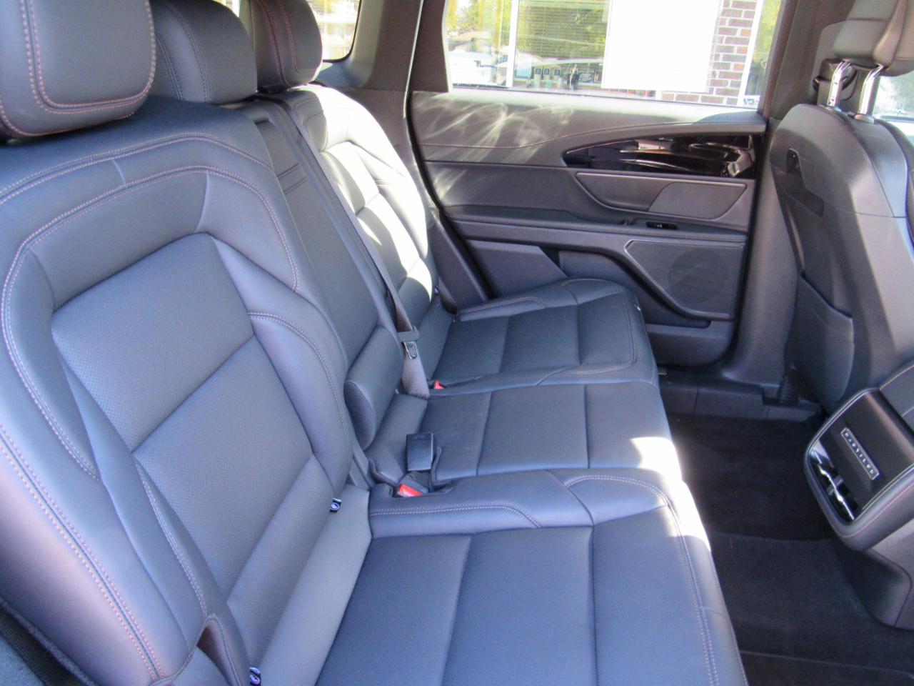 Lincoln Nautilus Premiere AWD 2025