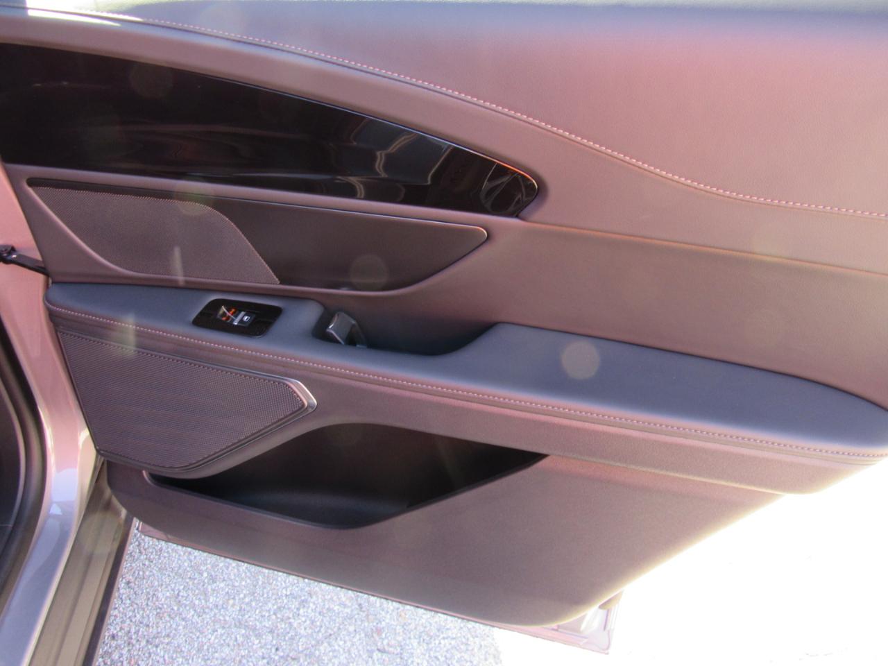 Lincoln Nautilus Premiere AWD 2025