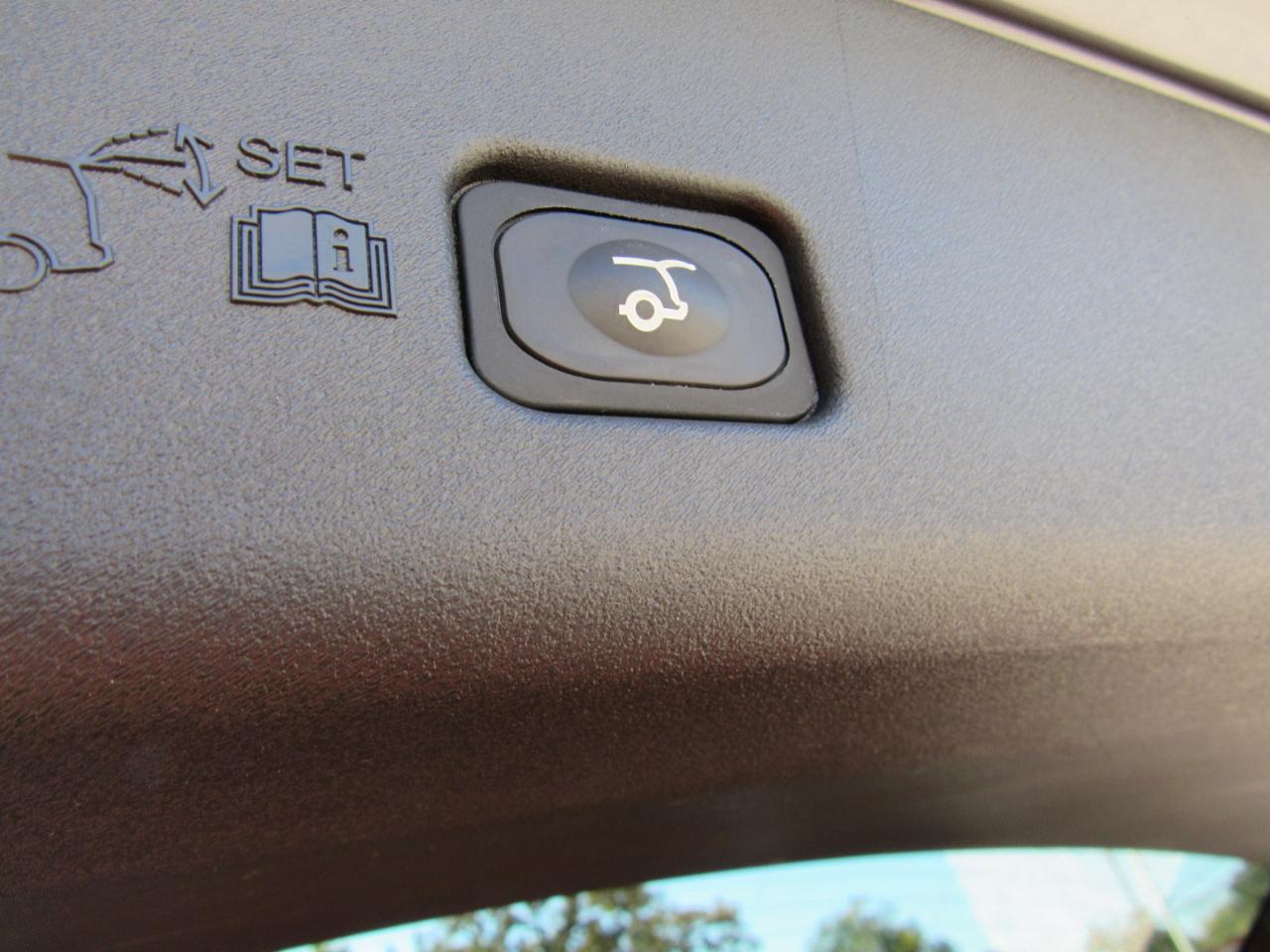 Lincoln Nautilus Premiere AWD 2025