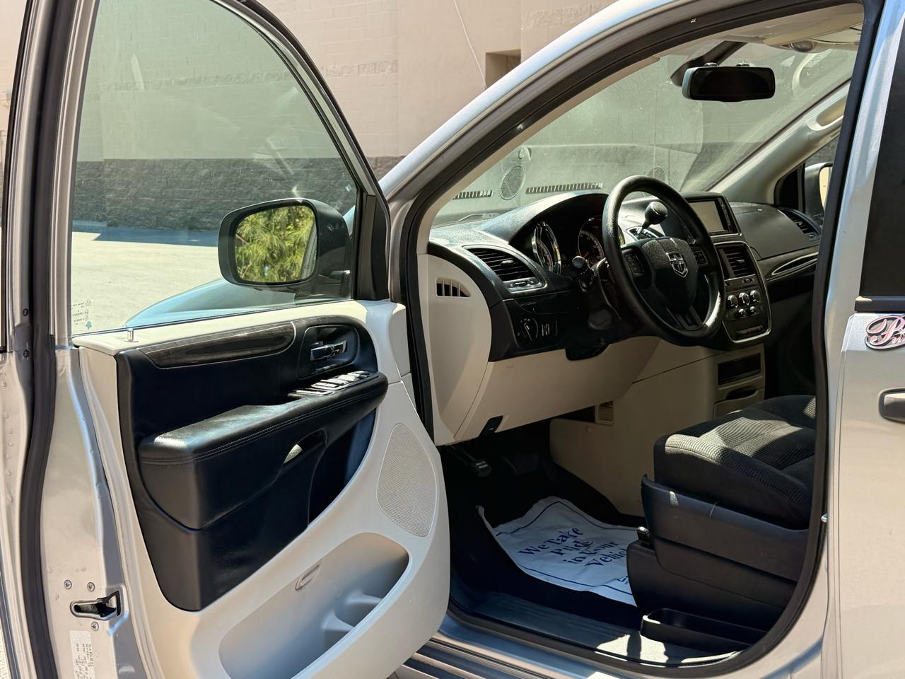 Dodge Grand Caravan SE 2020