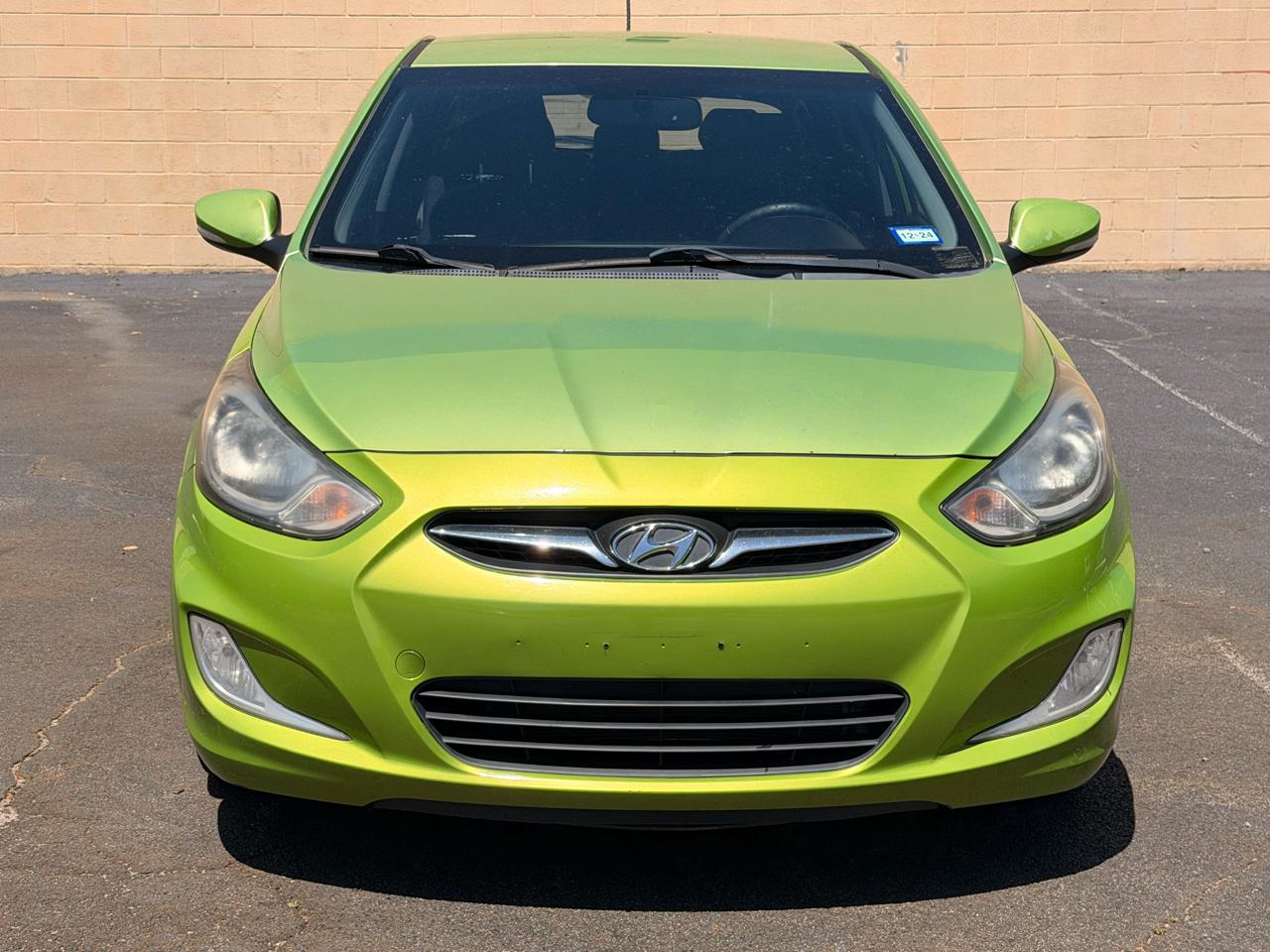 Hyundai Accent SE 5-Door 2013
