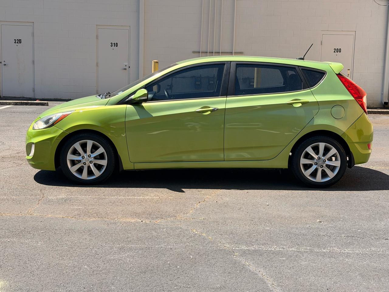 Hyundai Accent SE 5-Door 2013