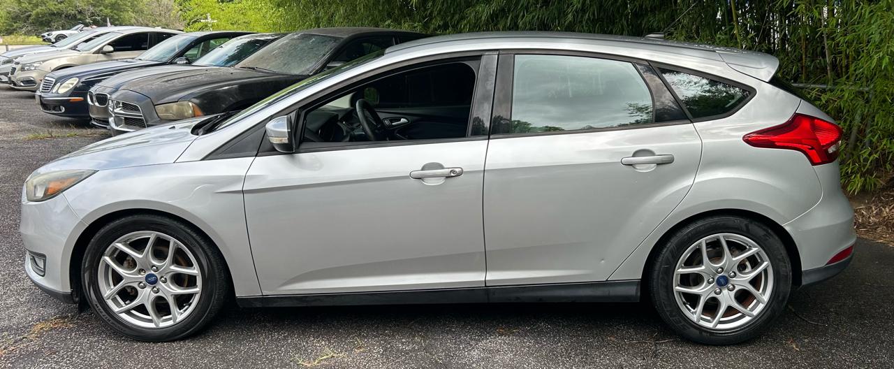 Ford Focus SE Hatch 2015