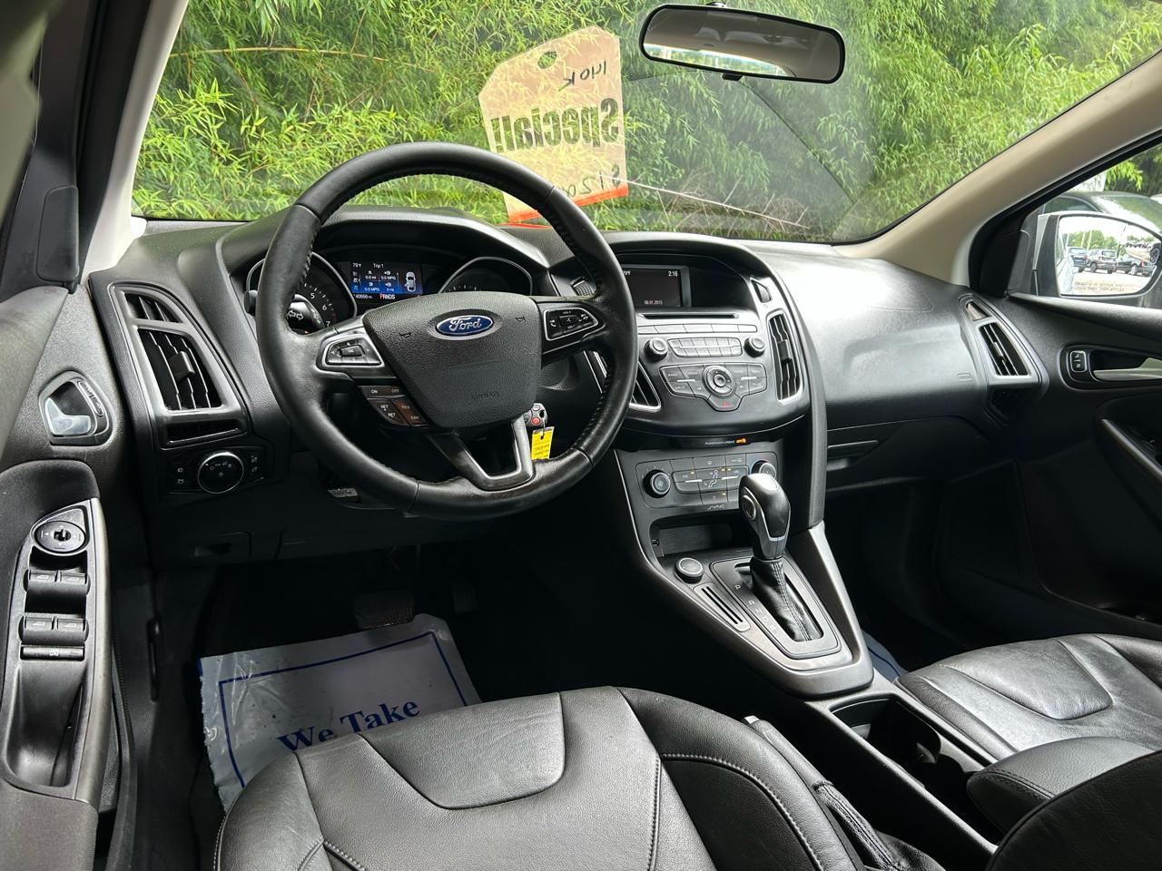 Ford Focus SE Hatch 2015