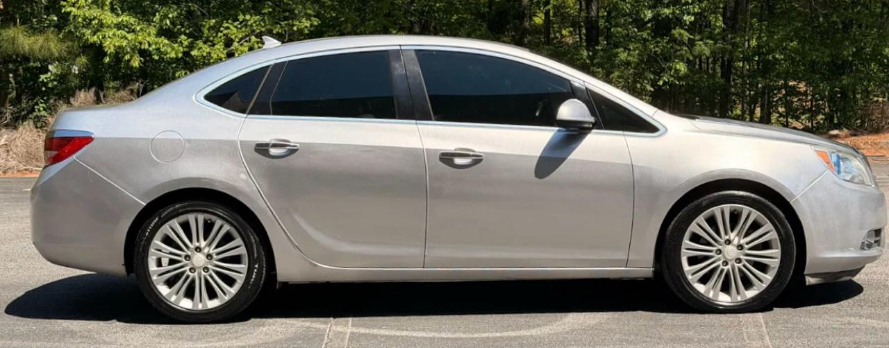 Buick Verano Base 2013