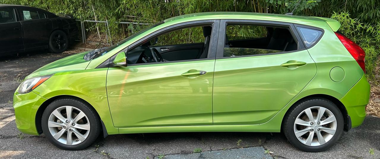 Hyundai Accent SE 5-Door 2013