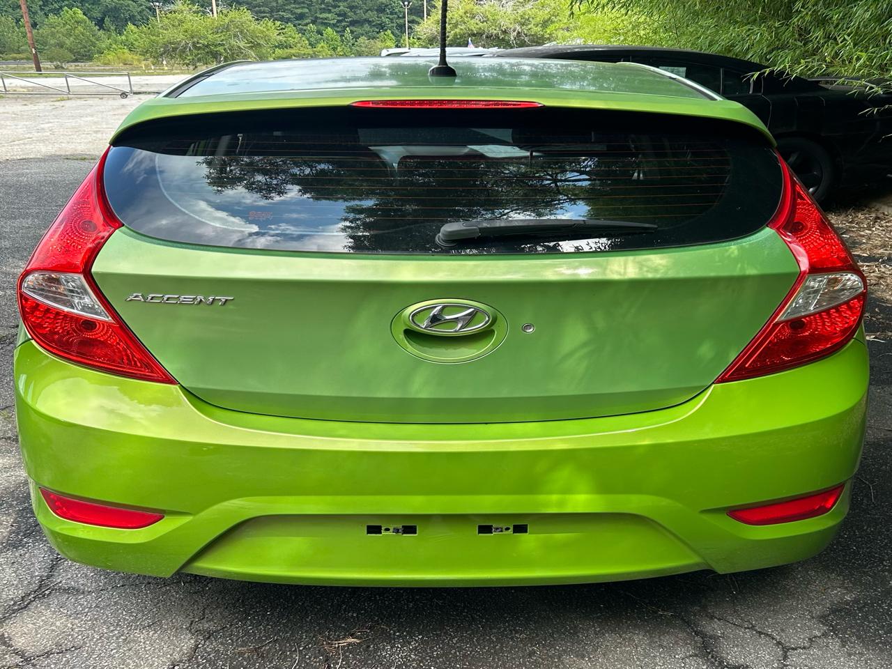 Hyundai Accent SE 5-Door 2013