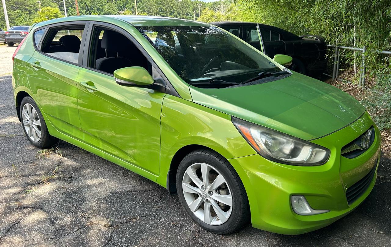 Hyundai Accent SE 5-Door 2013
