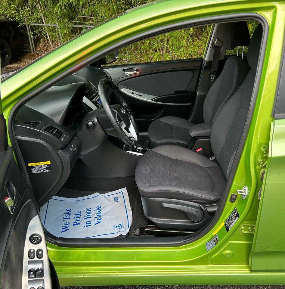 Hyundai Accent SE 5-Door 2013