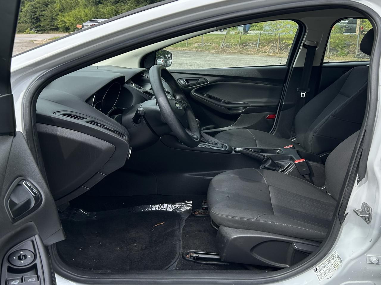 2017 Ford Focus S - Photo 12