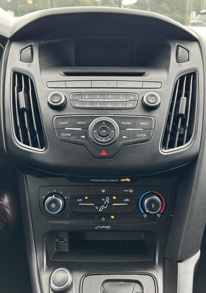 2017 Ford Focus S - Photo 15