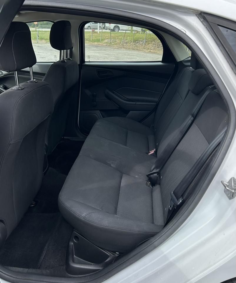 2017 Ford Focus S - Photo 18