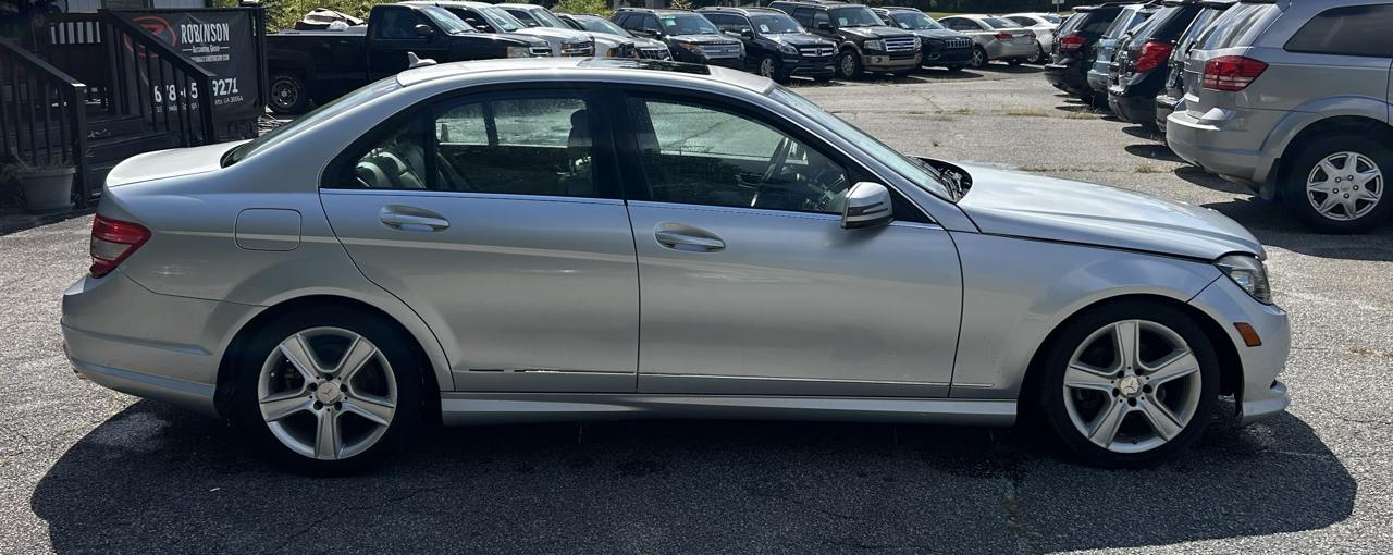 Mercedes-Benz C-Class C300 Luxury Sedan 2011