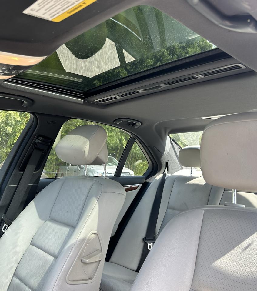 Mercedes-Benz C-Class C300 Luxury Sedan 2011
