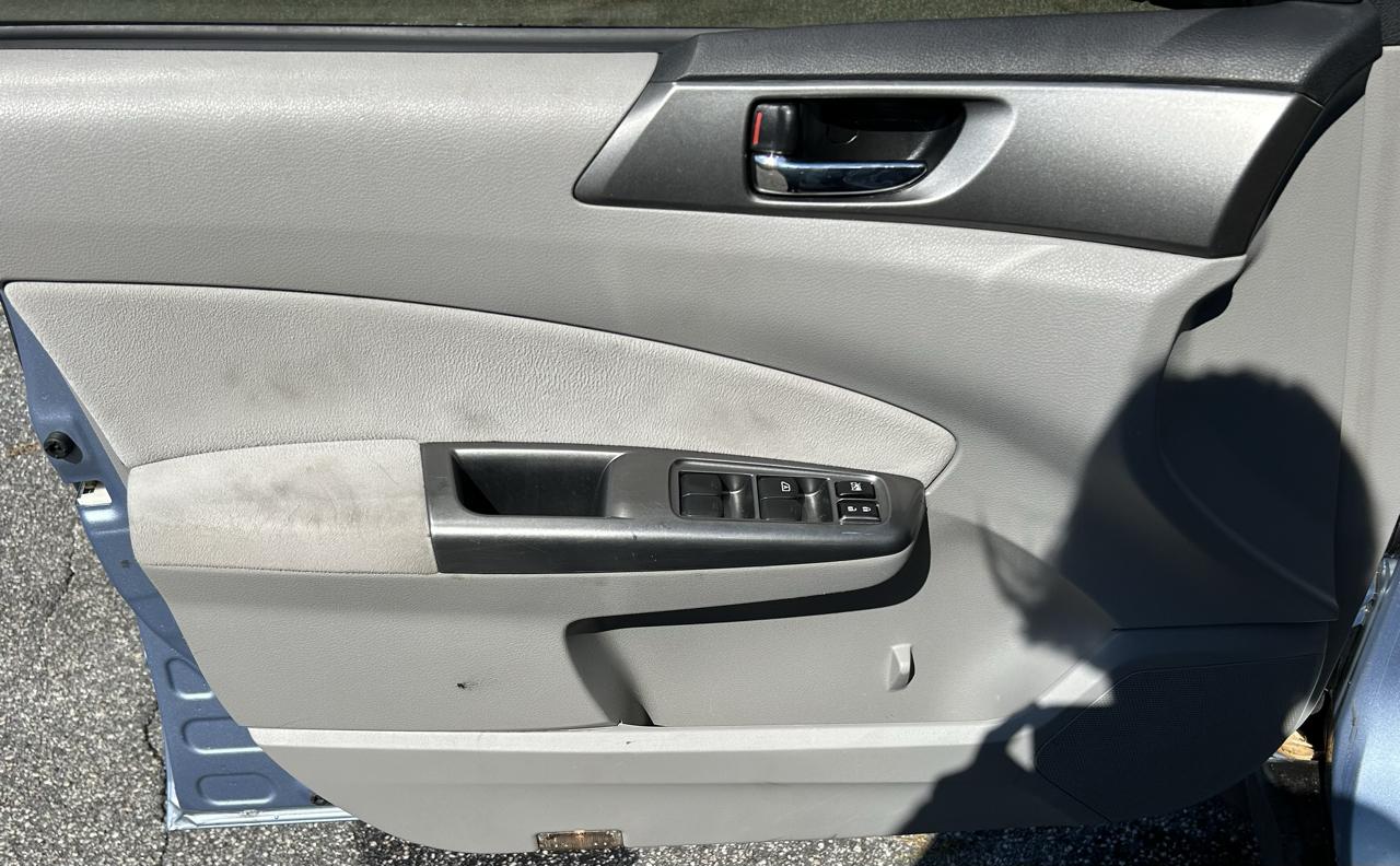 Subaru Forester 2.5X Limited 2012