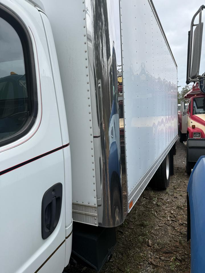 Freightliner M2 106 Medium Duty  2007