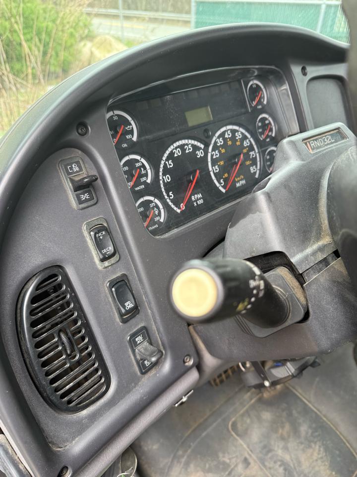 Freightliner M2 106 Medium Duty  2007