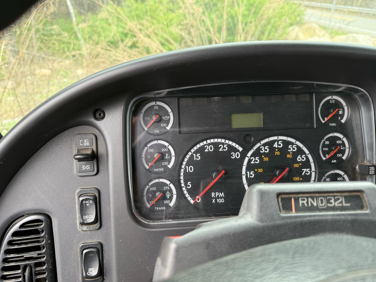Freightliner M2 106 Medium Duty  2007
