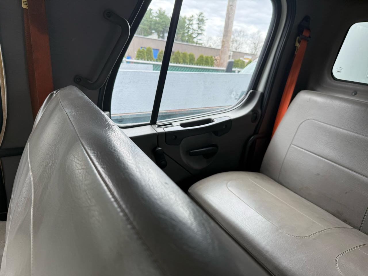 Freightliner M2 106 Medium Duty  2007