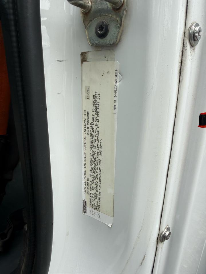 Freightliner M2 106 Medium Duty  2007