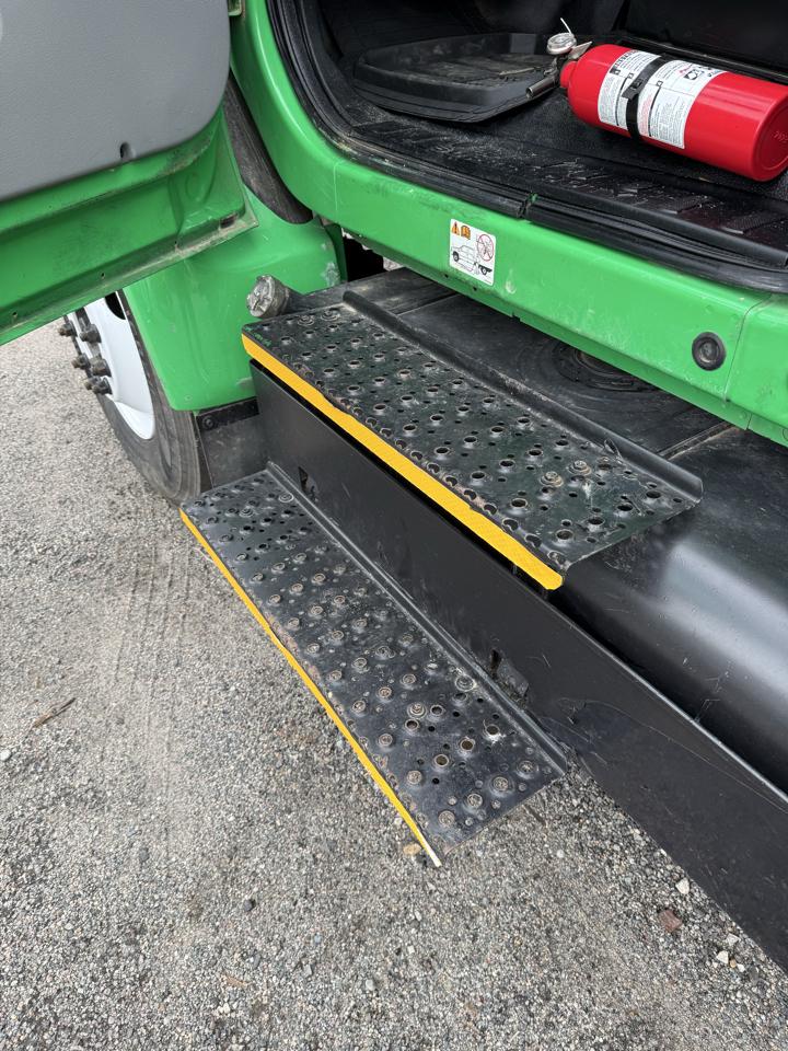 Ford F-550 Crew Cab DRW 2WD 2016