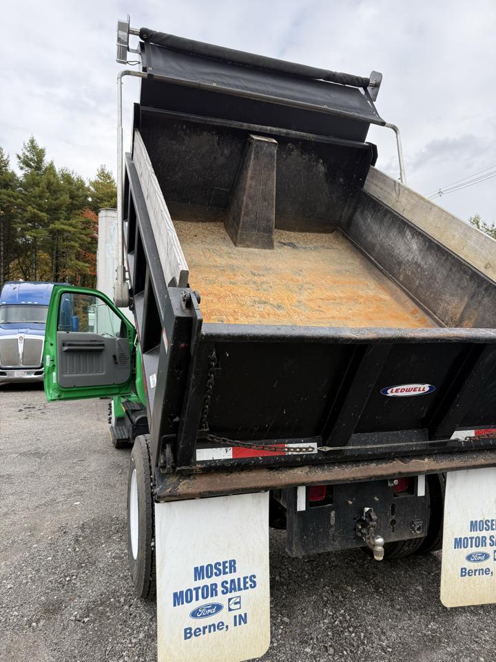 Ford F-550 Crew Cab DRW 2WD 2016