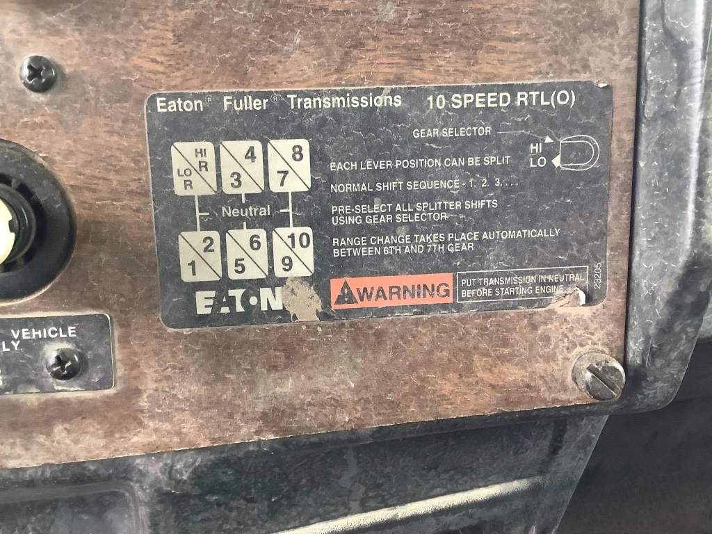 Peterbilt 377  1997 Peterbilt 377  1997