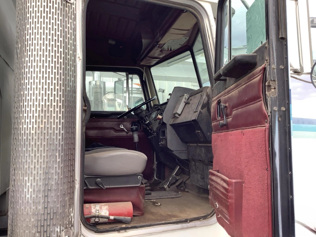 Peterbilt 377  1997 Peterbilt 377  1997