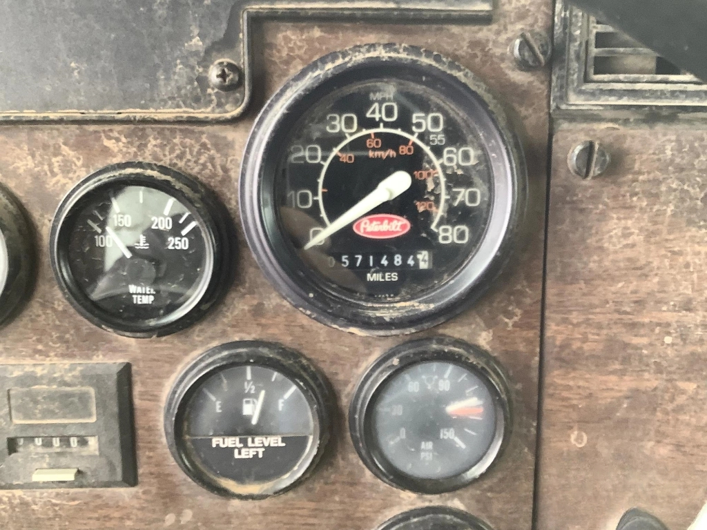 Peterbilt 377  1997 Peterbilt 377  1997