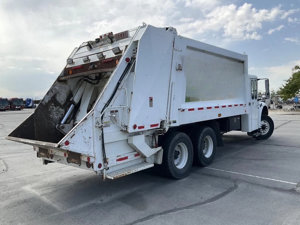 Freightliner M2 106  2015 Freightliner M2 106  2015